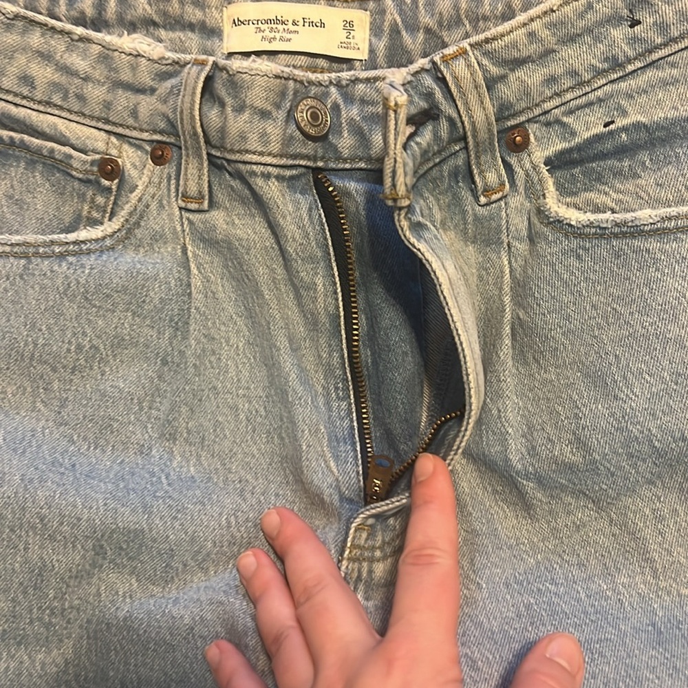 Abercrombie Curve Love The 80s Mom High Rise Jean W26 2S - Picture 5 of 10
